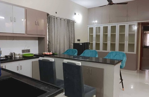 Tirupati Haus | Spacious building in charming Tirupati with AC, WiFi , Hot water and Lift