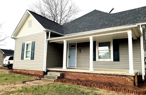 Newton Wohnung | Spacious, but cozy apt - minutes from Hickory