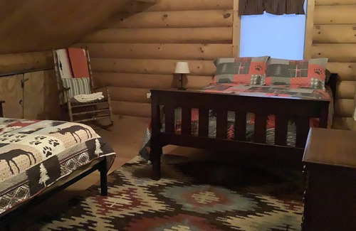 Hatfield Kabine | Your home away from home! With access to Lake Buckhorn and ATV and UTV trails