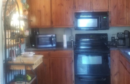 Kettle Falls Haus | Spacious Cabin Style Home with Expansive Lakeviews!