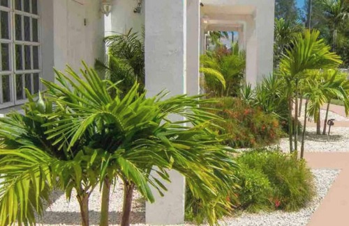 Westward Villas Subdivision Eigentumswohnung | Spacious Cable Beach condo #4 with pool near beach VRBO