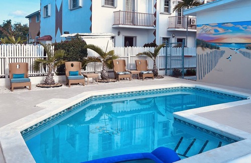 Westward Villas Subdivision Eigentumswohnung | Spacious Cable Beach condo #4 with pool near beach VRBO