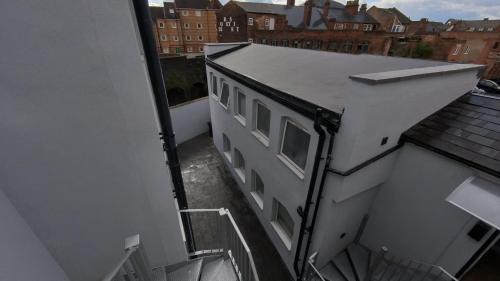 Birmingham City Centre Wohnung | Spacious Central Duplex Apartment with 2 Bathrooms with Free Wi-Fi, Parking and Keyless Access, Sleeps up to 9 - Perfect for Groups