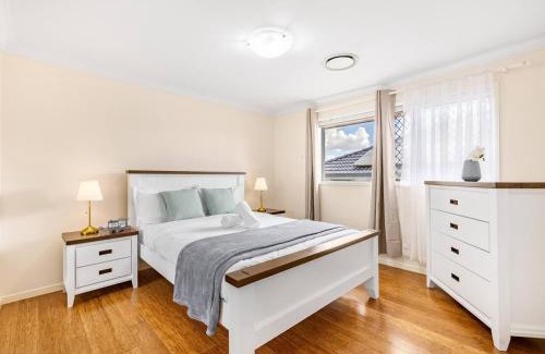Sunnybank Haus | Spacious Central located Family House at Sunnybank
