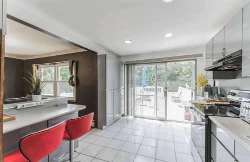 Bethpage Haus | Spacious, clean-Home in Bethpage