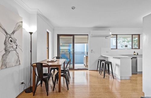 Milton Wohnung | Geräumiges und komfortables Apartment mit 2 Betten / 2 Bädern / 1 Auto in Auchenflower