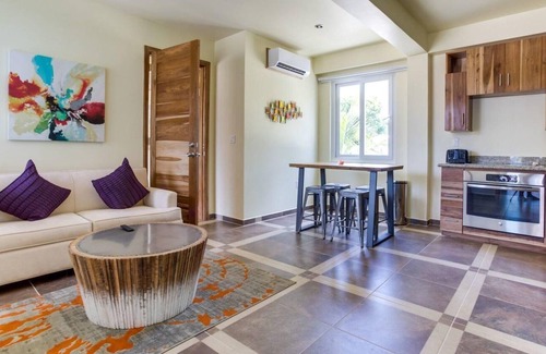 Placencia Resort | Spacious Condo w/ Balcony, Kitchen, & WiFi - Steps to Beach, Shops, & Dining