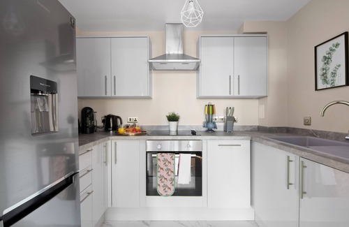 Whittington Wohnung | ✪ Spacious Cosy ✪ Netflix ✪ Parking ✪ Colindale St