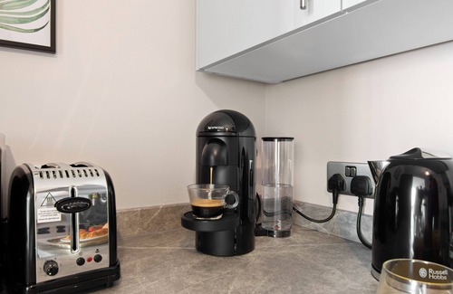 Whittington Wohnung | ✪ Spacious Cosy ✪ Netflix ✪ Parking ✪ Colindale St