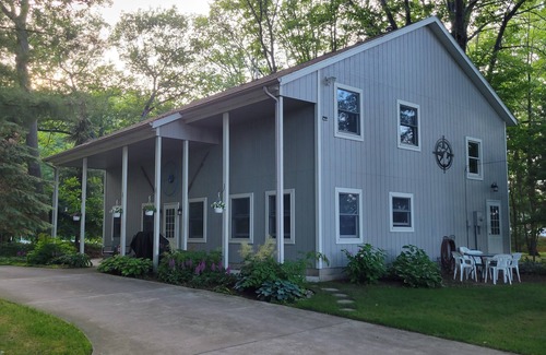Tawas City Hütte | Spacious cottage near Lake Huron between Tawas and AuGres