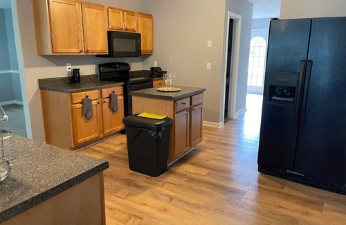 Villa Rica Haus | CLOSE TO ATL AND SIX FLAGS