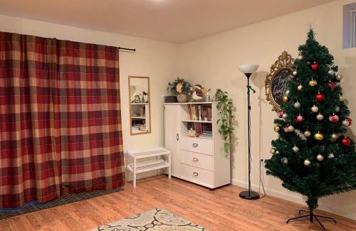 Boyds Haus | Spacious cozy suite