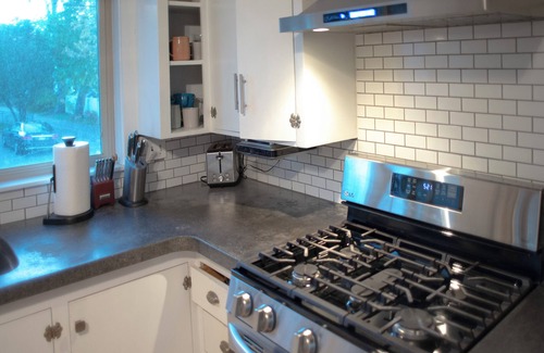 East Deering Haus | Spacious Craftsman w/ Casco Bay Views. Hot Tub, Patio, Easy Access to Old Port