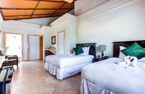 Placencia Resort | Spacious Double Room w/ WiFi, Jacuzzi Tub, & Mini Bar
