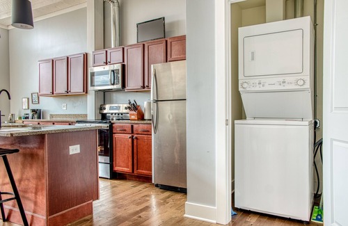 Owosso Wohnung | Spacious Downtown Owosso Loft