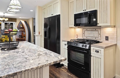 Bigfork Haus | Spacious Escape where Fun Meets Luxury Relaxation