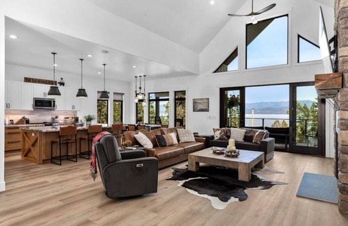 Lakeside Haus | Spacious Family Friendly Home w/ Views of Flathead