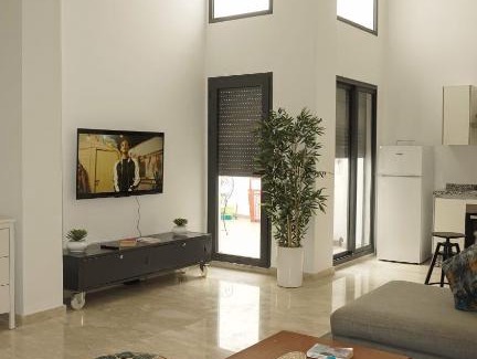 Gauthier Wohnung | Spacious flat near twin towers