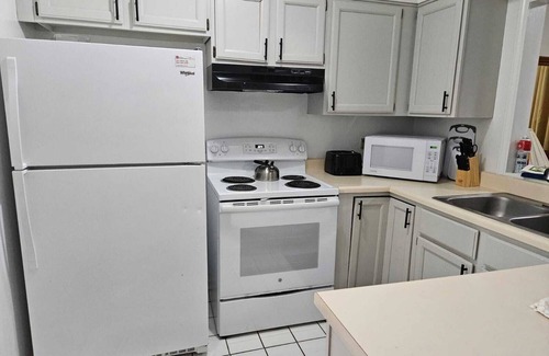 Bartlett Wohnung | Spacious fully furnished 3-bedroom apartment with AC strong Wi-fi