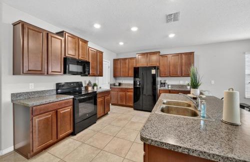 Ruskin Haus | Spacious Getaway Near Apollo Beach home