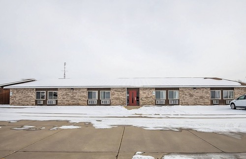 Chesaning Haus | Spacious Good-Value Accommodation! Free Parking, Pets Are Welcome!