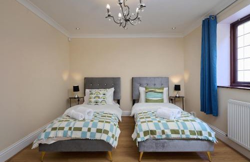 Wolverhampton Haus | Spacious Home for Large Families and Contractors