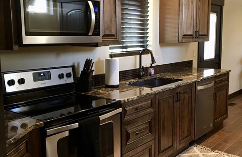 Torrey Haus | Spacious Home “The Nest” in the heart of Torrey