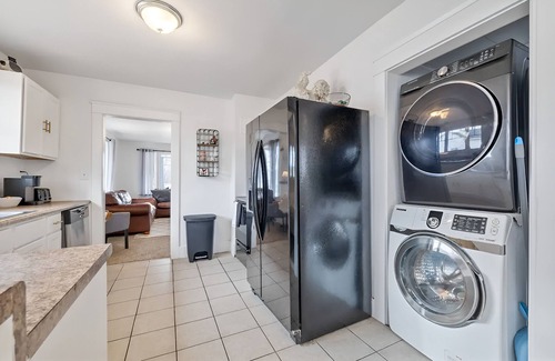 Price Wohnung | Spacious Hot Tub Haven + .4 Mi-USU Eastern