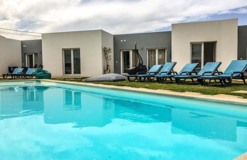 Atalaia Haus | Spacious House in Atalaia with Shared Pool