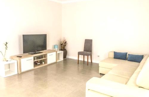 Atalaia Haus | Spacious House in Atalaia with Shared Pool