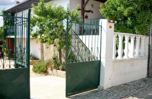 Macedo de Cavaleiros Haus | Spacious house in Bragança - shared garden - 120 m²