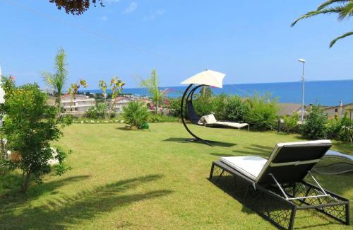 Brancaleone Marina Haus | Spacious house with jacuzzi in Brancaleone Marina