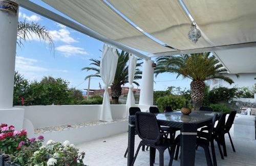 Brancaleone Marina Haus | Spacious house with jacuzzi in Brancaleone Marina