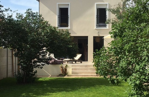 Colombes Haus | Spacious house with large garden, near Paris