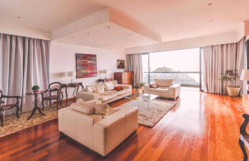 Canico Haus | Spacious house with sea view in Caniço + private pool