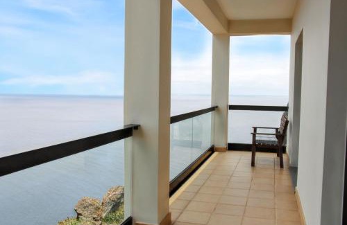 Canico Haus | Spacious house with sea view in Caniço + private pool