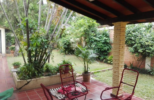 Asuncion Hütte | Geräumiges Zimmer mit Bad Bo. Herrera, Asuncion