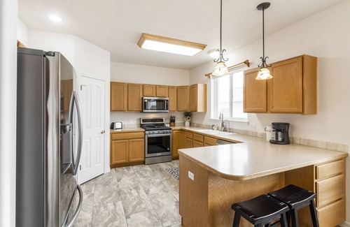 Twin Falls Haus | Spacious/King bed/bbq/Quality furnishings/Lg suite