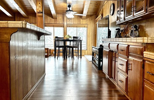 Hamilton Branch Haus | Malerische Unterkunft am Fluss in Lake Almanor