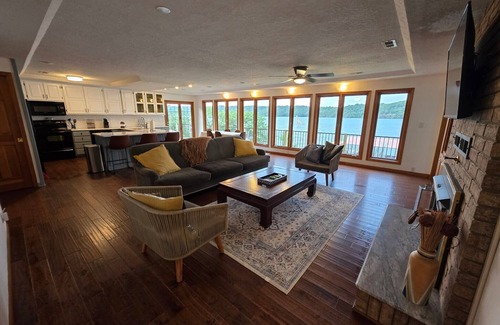 Linn Creek Haus | Spacious Lake of the Ozark Home w/ Large Dock, Hot Tub, and Yard
