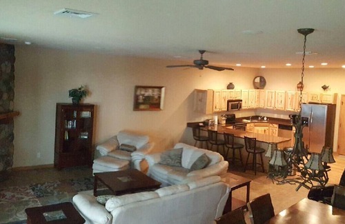 Mauston Haus | Spacious Lakefront Townhome on Castle Rock Lake!