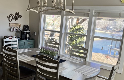 Jacksons' Gap Haus | SPACIOUS Lakefront Family Retreat on Lake Martin