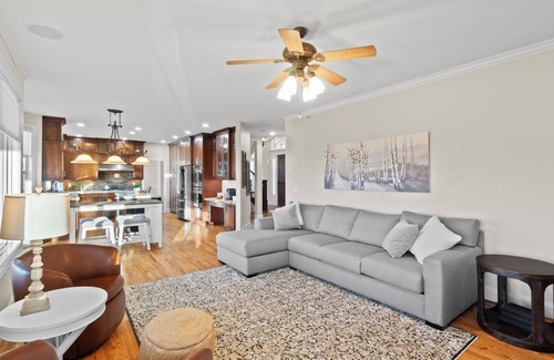 Draper Haus | Spacious/Lux 5-bedroom house close to slopes and what a view! in fabulous Draper