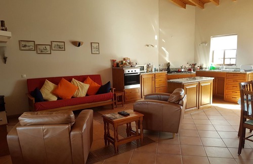 Ourique Haus | Spacious luxury country house. Shared pool. Fully wheelchair accessible