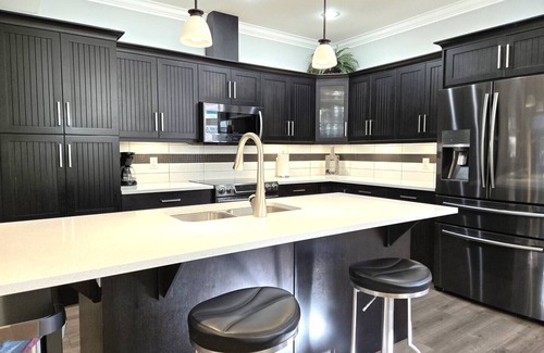 Okanagan-Similkameen Haus | Spacious Luxury in The Meadows – Perfect for Families & Groups!