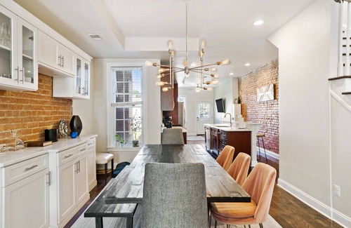 Trinidad Haus | Geräumiges, luxuriöses Reihenhaus mit 3 Schlafzimmern, 6 Blocks von der H Street und dem Union Market entfernt !!!