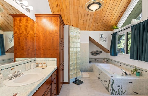 Forest Ranch Kabine | Spacious Luxury Woodland Cabin with pool and chef's kitchen