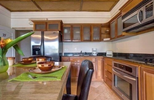 Placencia Resort | Spacious Master Suite w/ Balcony, WiFi, & Beautiful Views