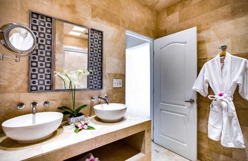 Placencia Resort | Spacious Master Suite w/ Balcony, WiFi, & Beautiful Views