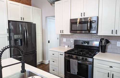 Walnut Hills Eigentumswohnung | Spacious Modern Condo <10Mins to Events, Downtown, OTR, UC, Xavier, Hospitals